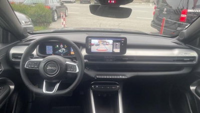 Jeep Avenger 1.2 turbo e-hybrid mhev Upland 4xe 145cv edct6 (5)