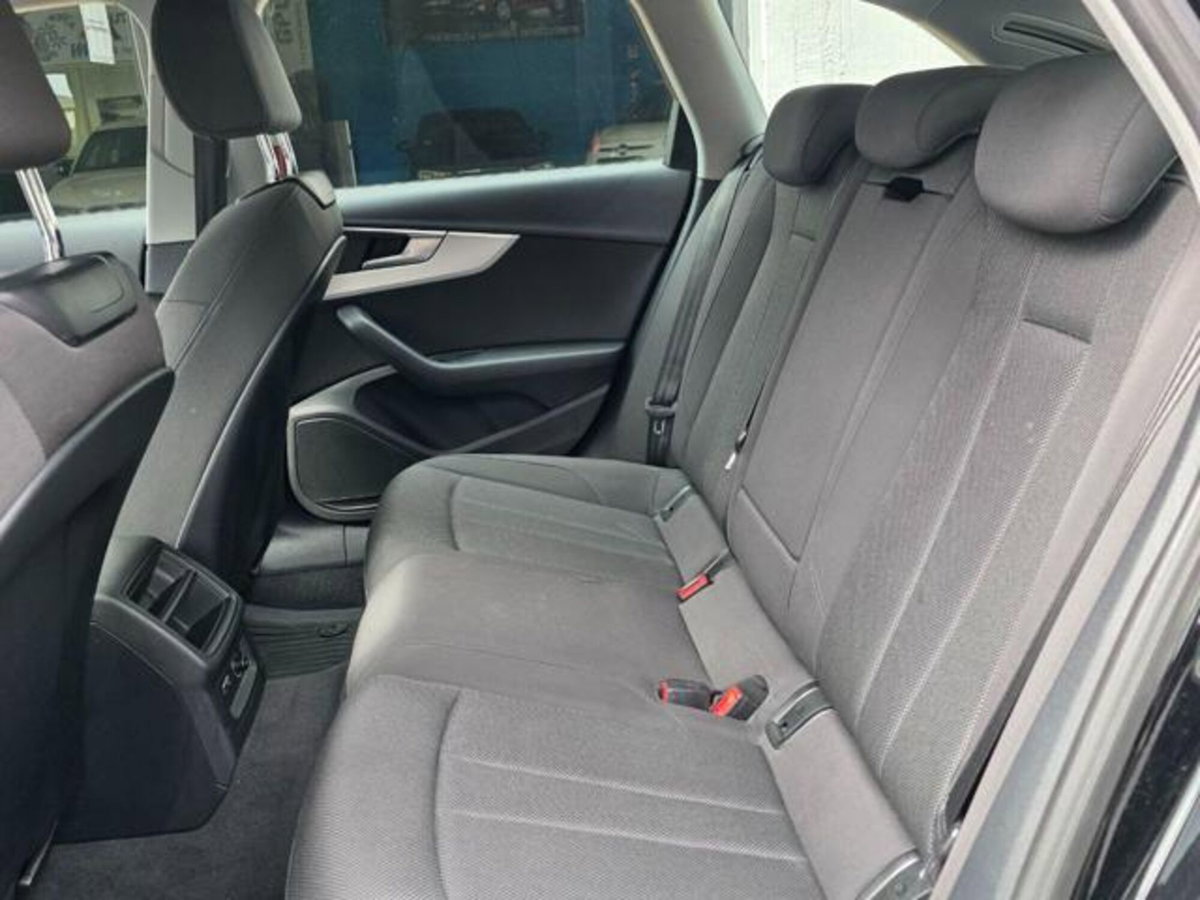 Audi A4 Avant 2.0 TFSI g-tron (12)