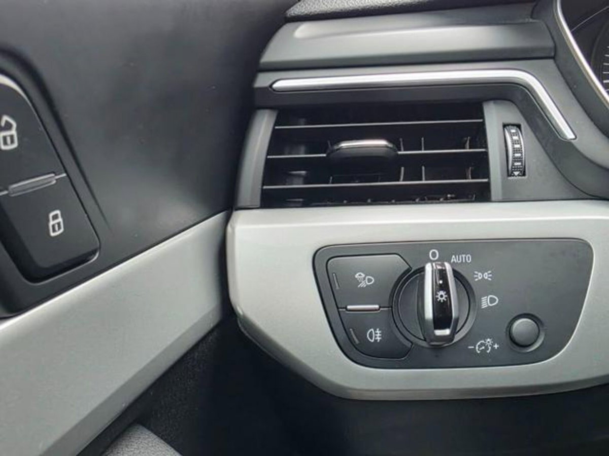 Audi A4 Avant 2.0 TFSI g-tron (17)