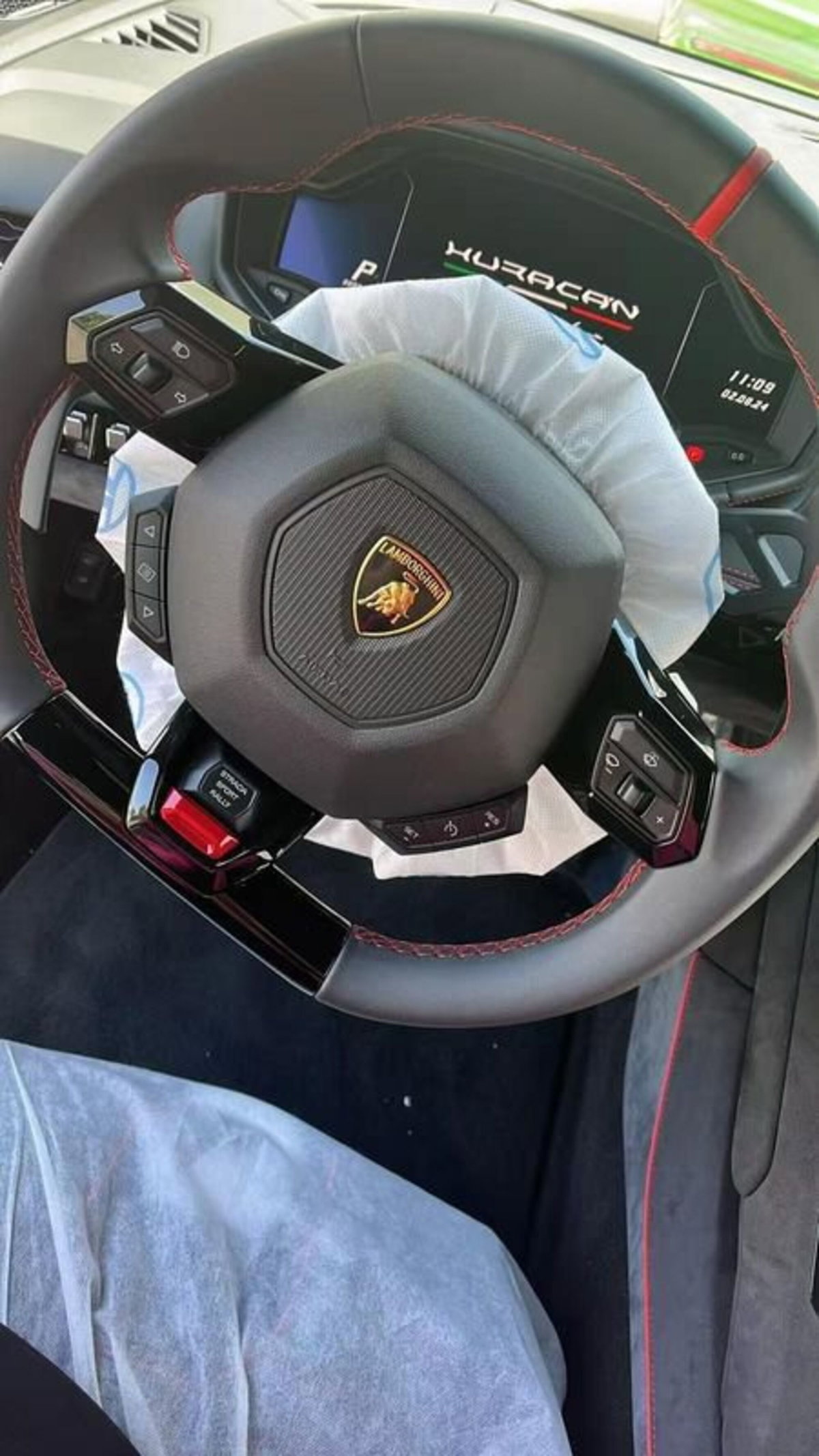 Lamborghini Huracán Coupé Sterrato 5.2 610 awd (6)