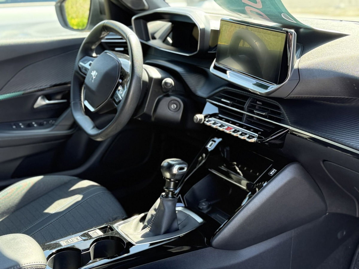 Peugeot 2008 PureTech 130 S&S EAT8 Allure Pack (7)