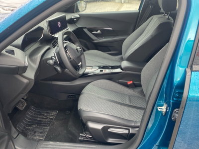 Peugeot 2008 1.2 hybrid Allure 145cv e-dcs6 (9)