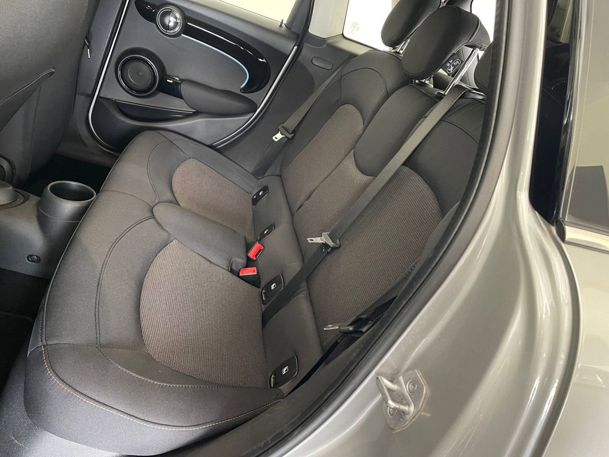 MINI Mini 1.5 Cooper Essential (11)