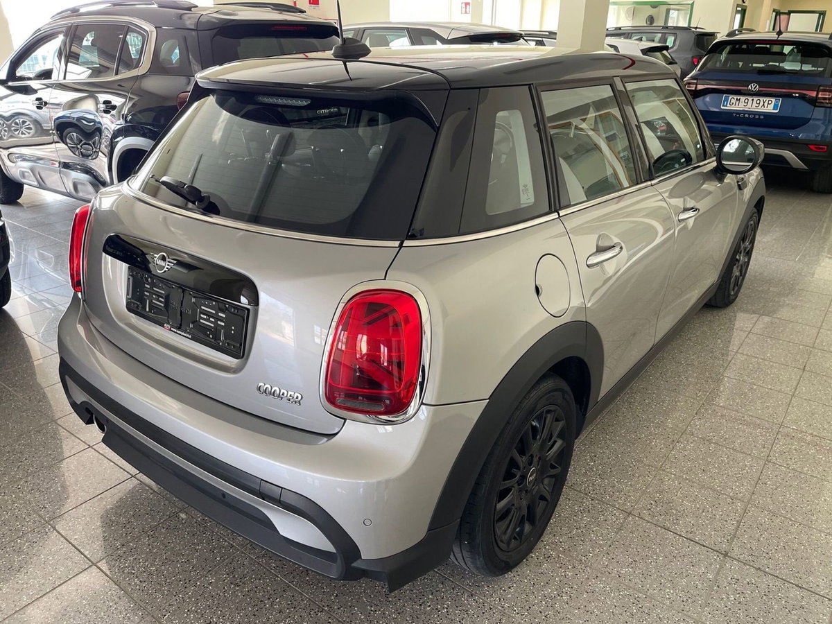 MINI Mini 1.5 Cooper Essential (5)