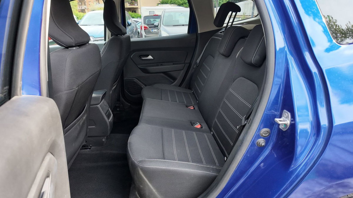 Dacia Duster 1.0 TCe 100 CV ECO-G 4x2 Prestige (11)