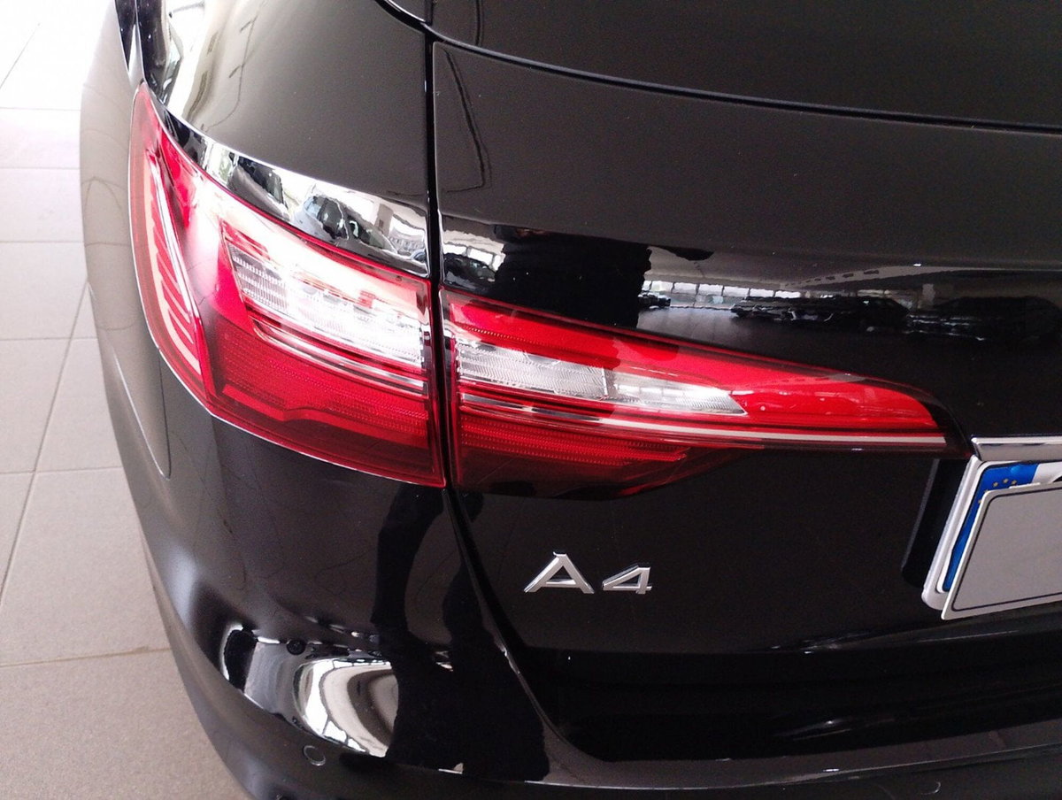 Audi A4 Avant 30 TDI S tronic Business (10)