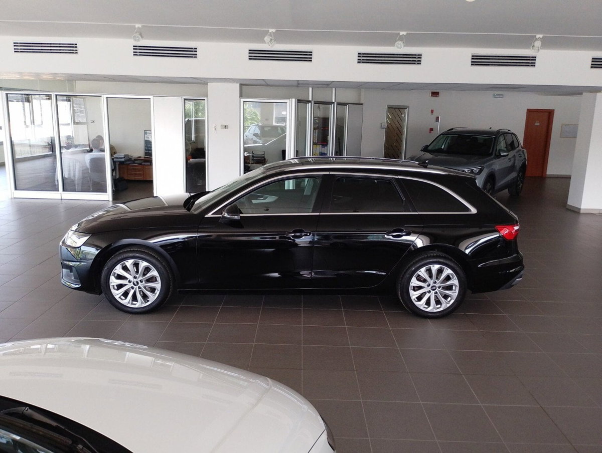 Audi A4 Avant 30 TDI S tronic Business (3)