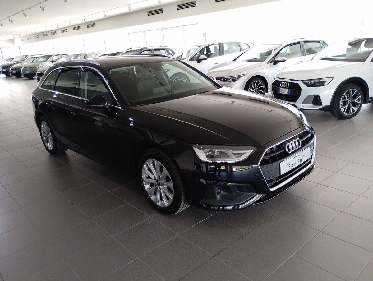 Audi A4 Avant 30 TDI S tronic Business (8)