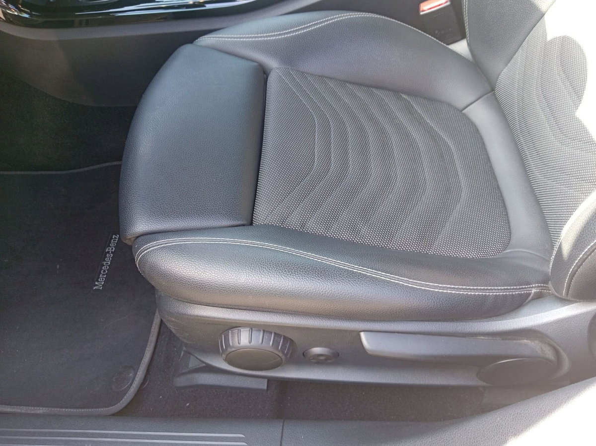 Mercedes-Benz Classe A 180 d Business (15)