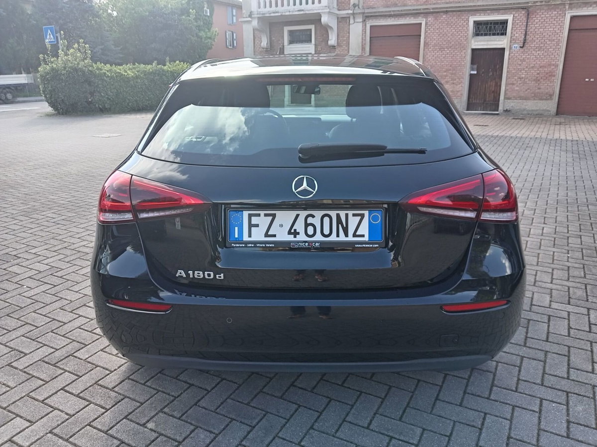 Mercedes-Benz Classe A 180 d Business (6)