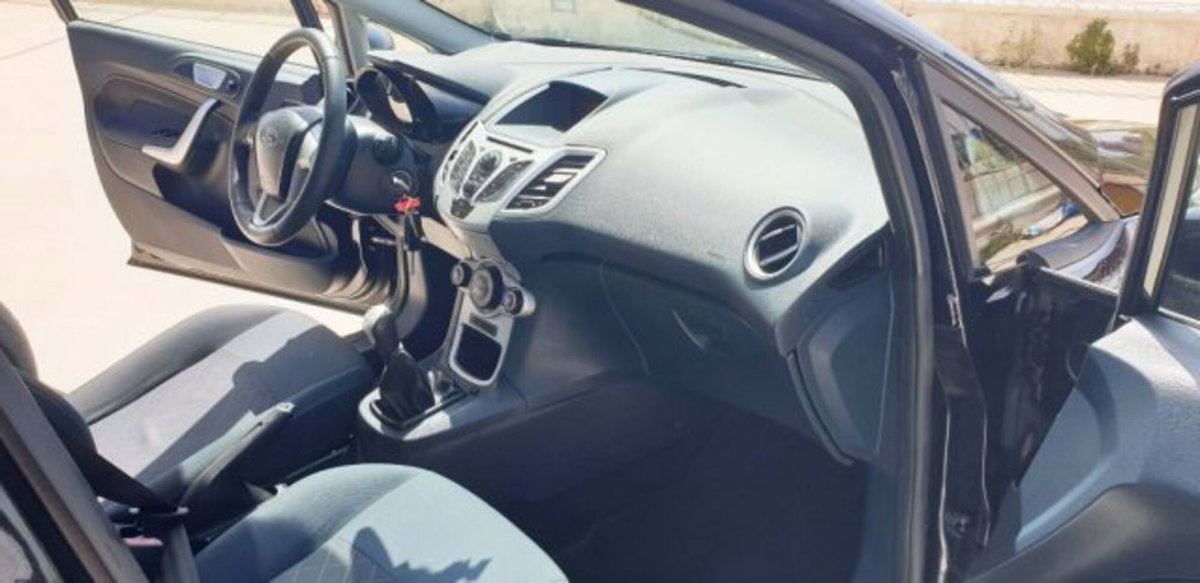 Ford Fiesta 1.2 82 CV 5 porte Titanium (11)