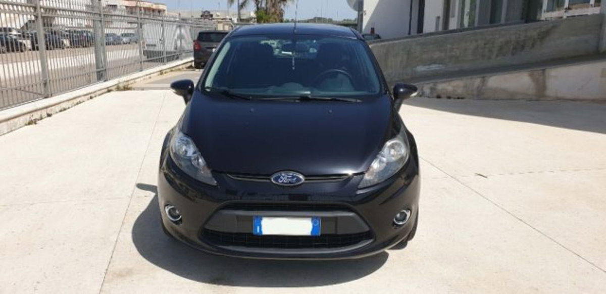 Ford Fiesta 1.2 82 CV 5 porte Titanium (2)