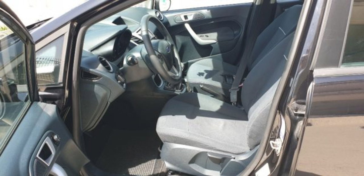 Ford Fiesta 1.2 82 CV 5 porte Titanium (7)