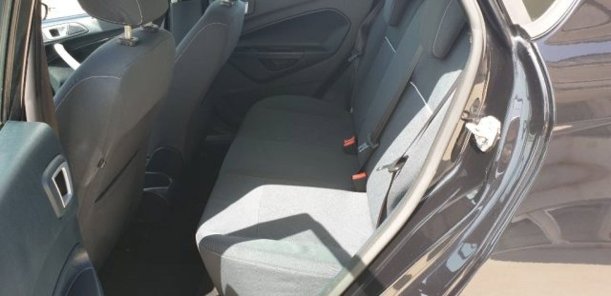 Ford Fiesta 1.2 82 CV 5 porte Titanium (8)