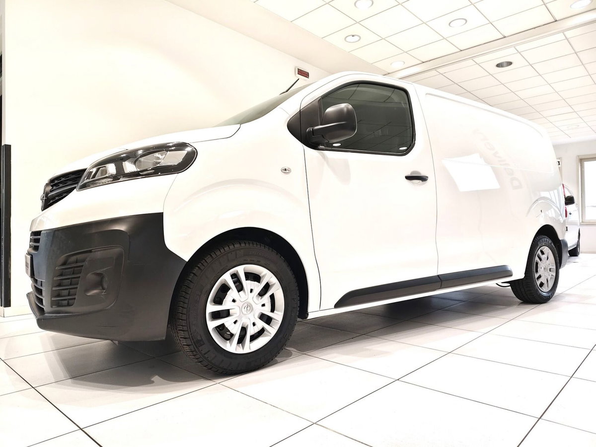 Opel Vivaro Furgone M 1.5 diesel 120cv S&S (15)