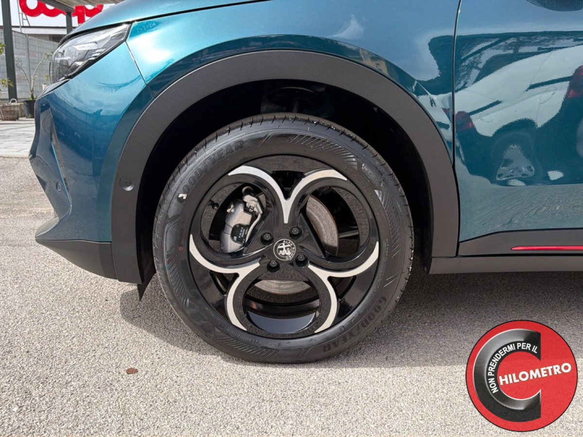 Alfa Romeo Junior 1.2 ibrida Speciale 145cv edct6 (13)