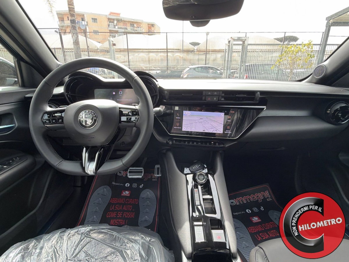 Alfa Romeo Junior 1.2 ibrida Speciale 145cv edct6 (16)