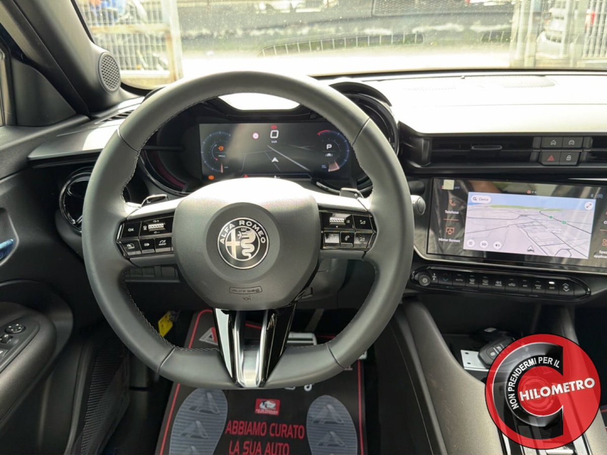 Alfa Romeo Junior 1.2 ibrida Speciale 145cv edct6 (17)