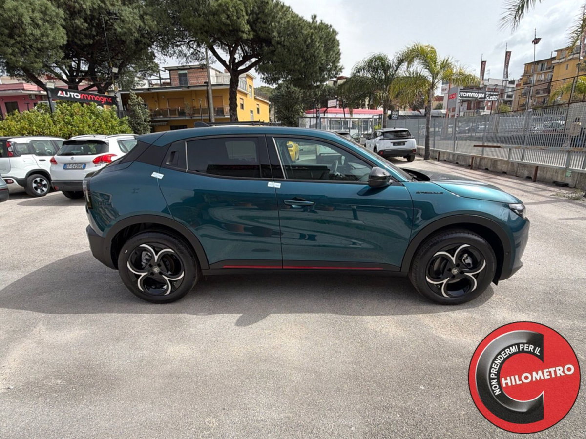 Alfa Romeo Junior 1.2 ibrida Speciale 145cv edct6 (7)