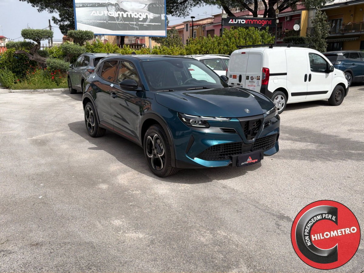 Alfa Romeo Junior 1.2 ibrida Speciale 145cv edct6 (8)