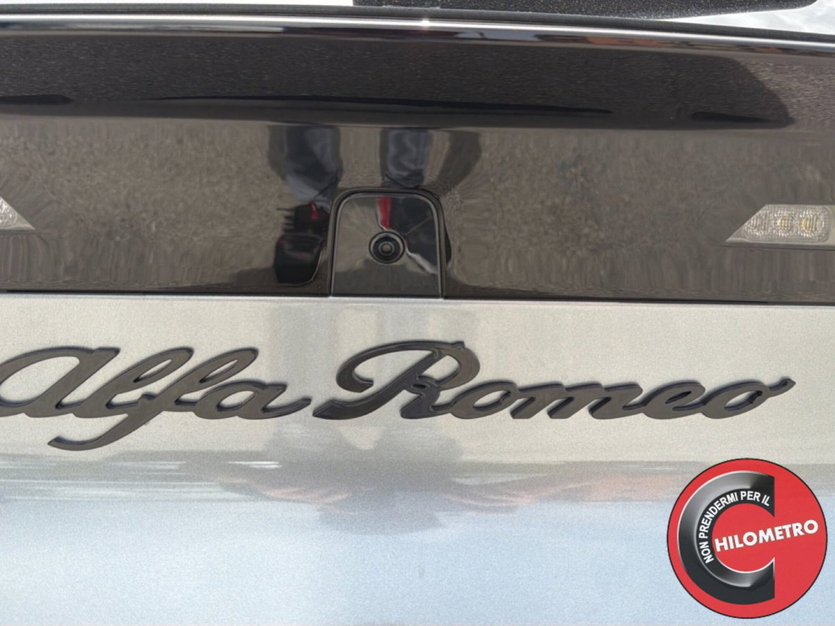 Alfa Romeo Junior 1.2 ibrida Speciale 145cv edct6 (12)