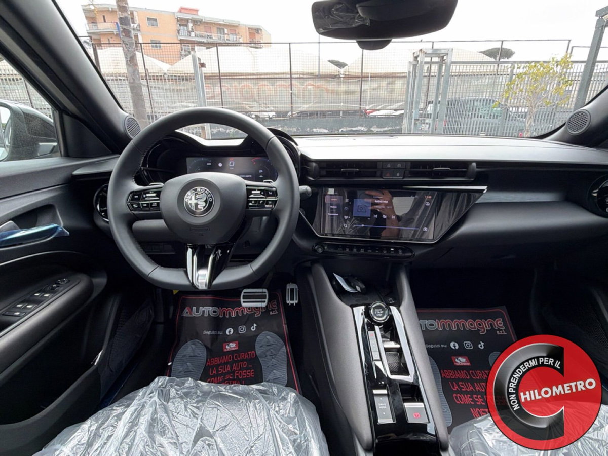 Alfa Romeo Junior 1.2 ibrida Speciale 145cv edct6 (16)