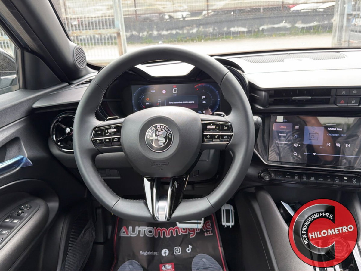Alfa Romeo Junior 1.2 ibrida Speciale 145cv edct6 (17)