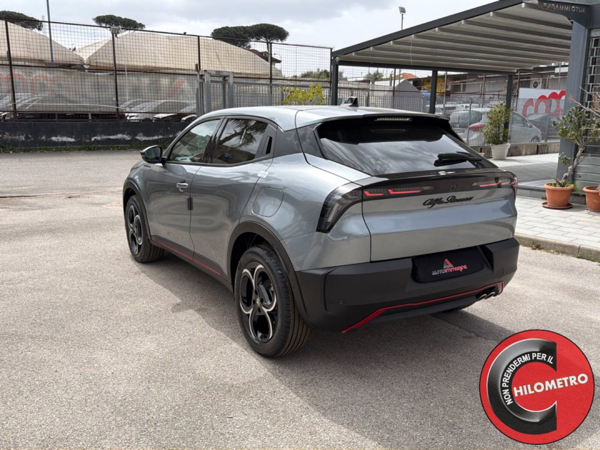 Alfa Romeo Junior 1.2 ibrida Speciale 145cv edct6 (4)