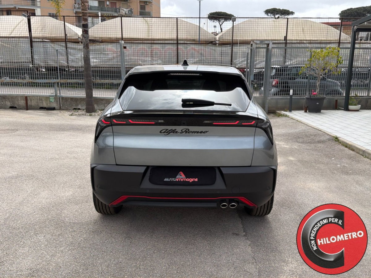 Alfa Romeo Junior 1.2 ibrida Speciale 145cv edct6 (5)