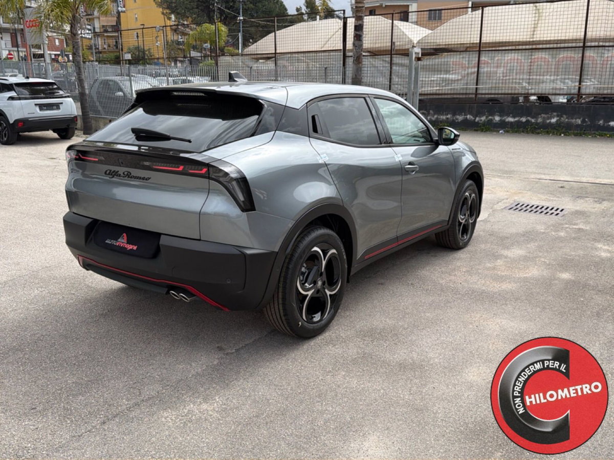 Alfa Romeo Junior 1.2 ibrida Speciale 145cv edct6 (6)