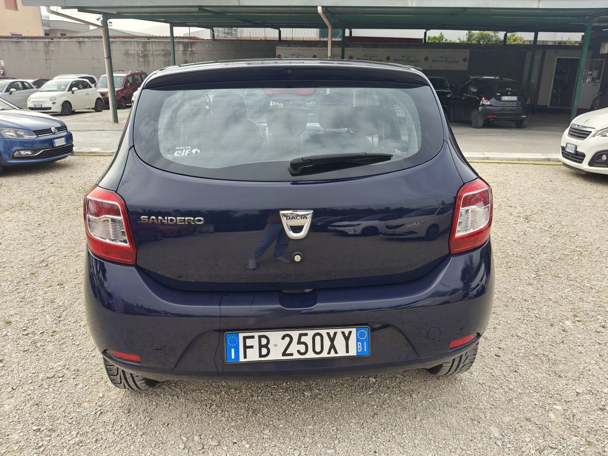 Dacia Sandero 1.5 dCi 8V 75CV Start&Stop SS Lauréate Family N1 (3)