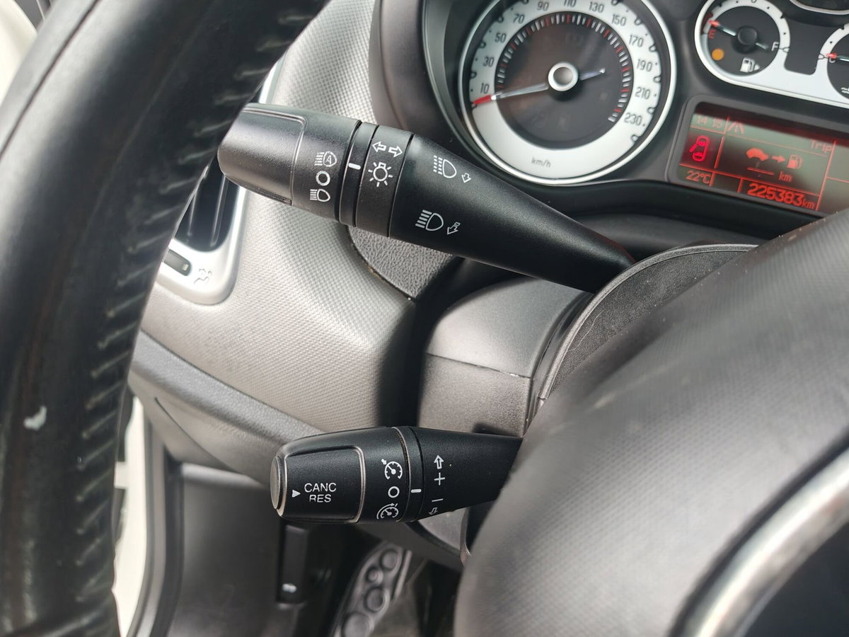 Fiat 500L 1.3 Multijet 85 CV Dualogic Lounge (9)