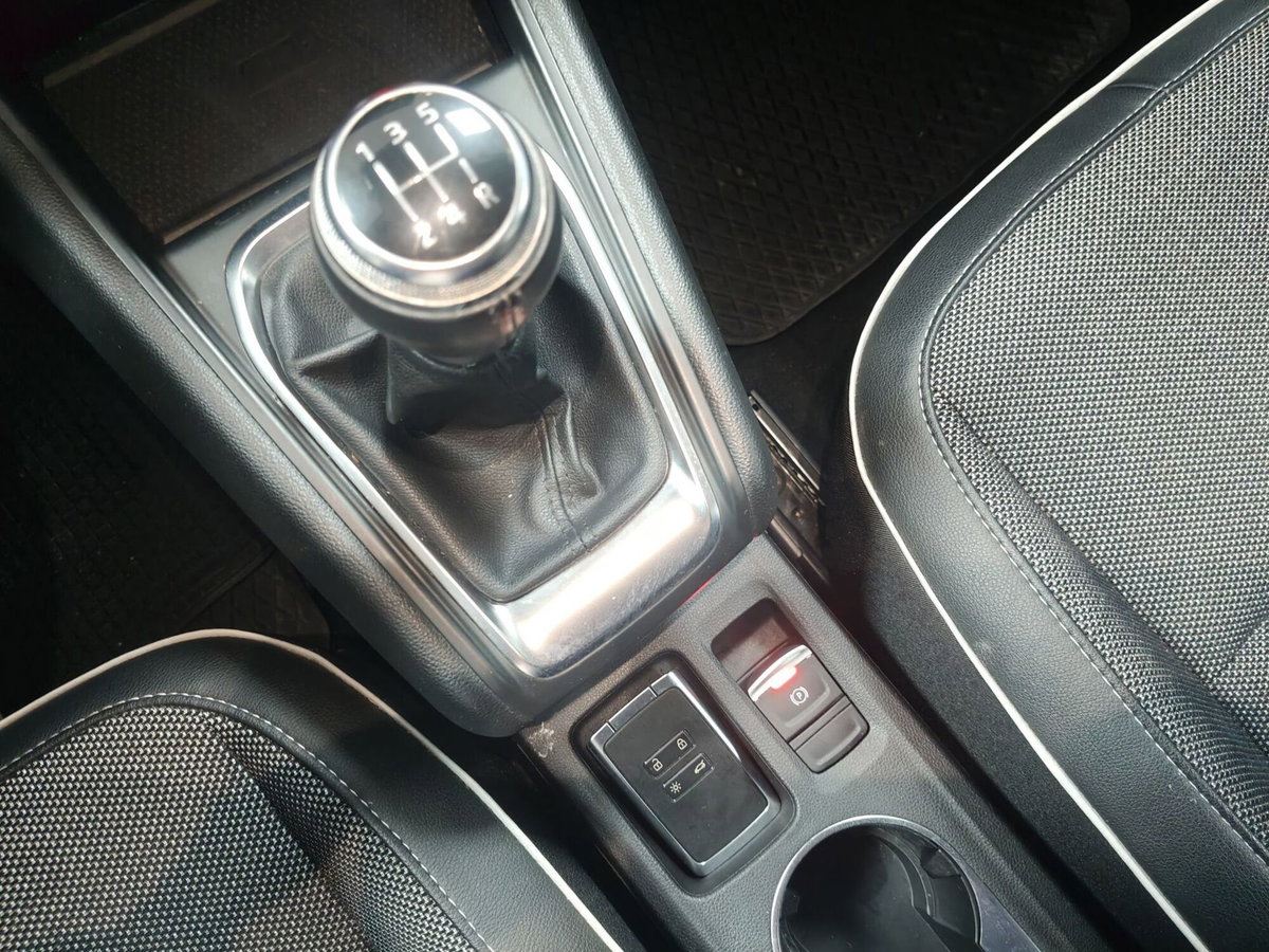 Renault Captur TCe 100 CV GPL FAP Intens (10)