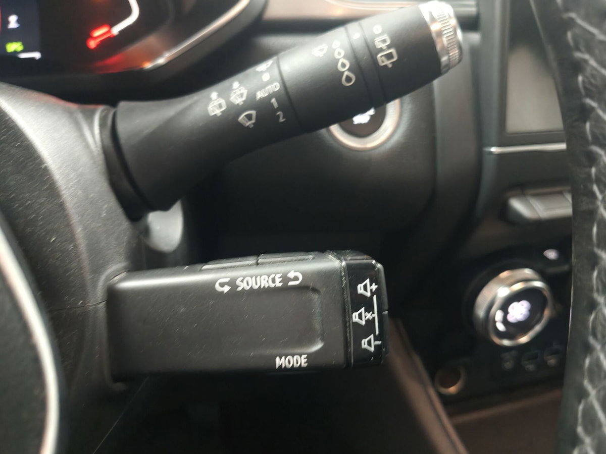 Renault Captur TCe 100 CV GPL FAP Intens (11)
