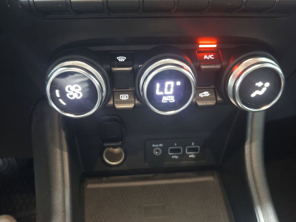 Renault Captur TCe 100 CV GPL FAP Intens (9)
