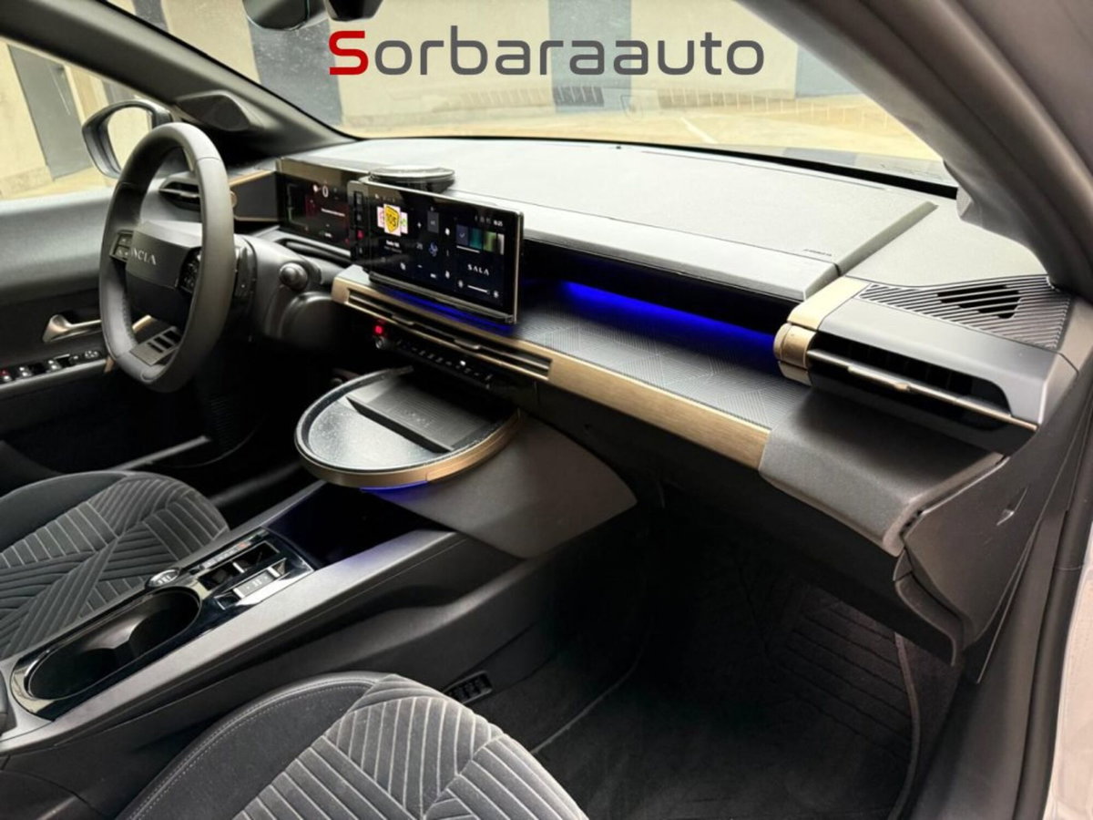 Lancia Ypsilon 54kWh LX 156cv (13)
