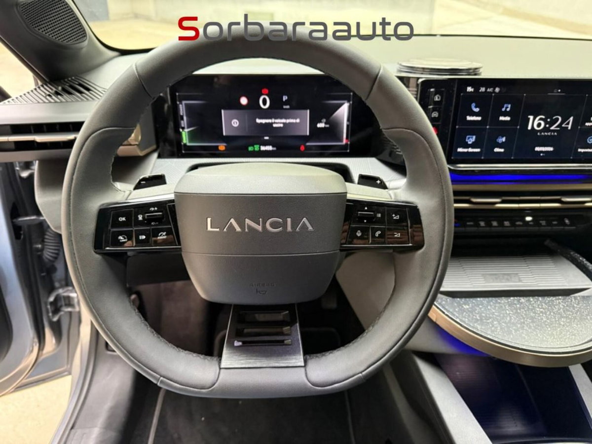 Lancia Ypsilon 54kWh LX 156cv (15)