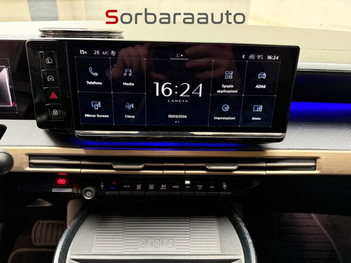 Lancia Ypsilon 54kWh LX 156cv (18)