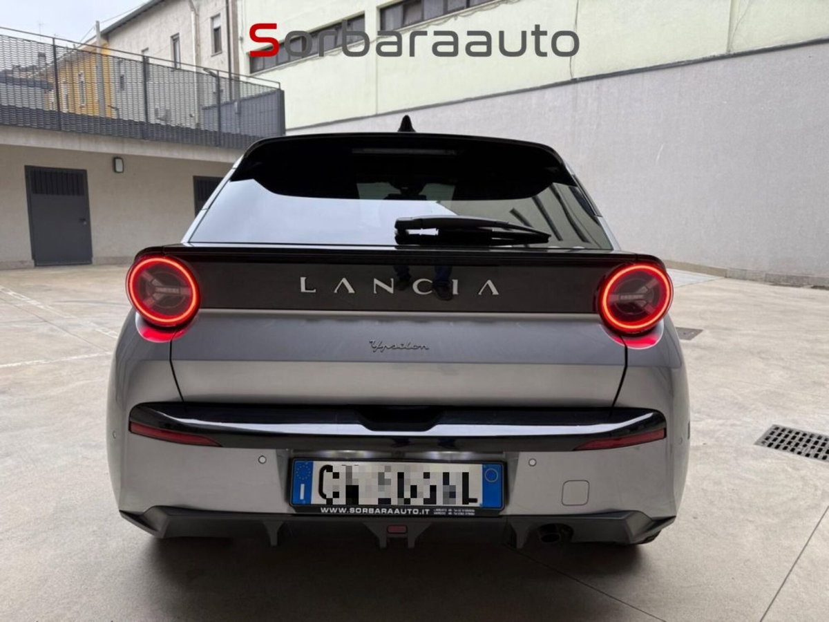 Lancia Ypsilon 54kWh LX 156cv (4)