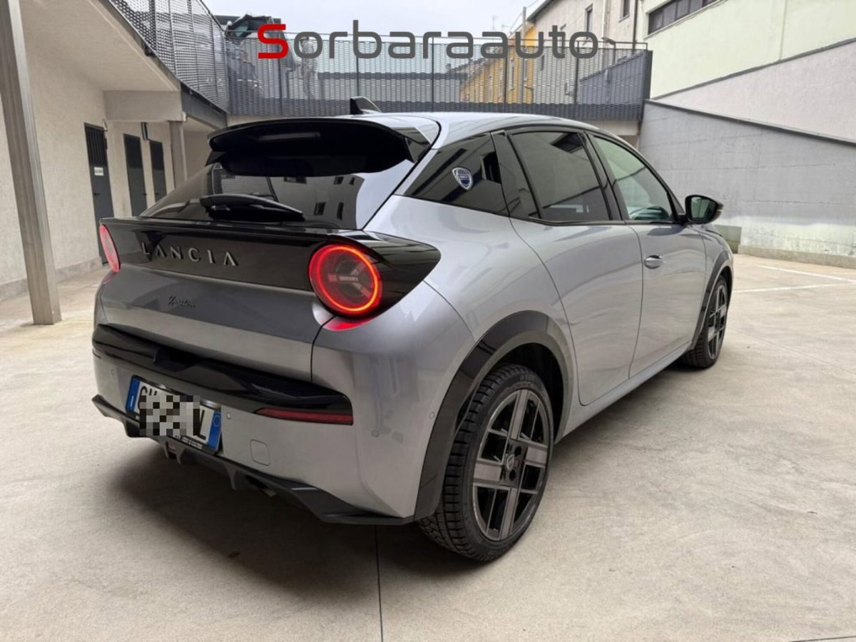 Lancia Ypsilon 54kWh LX 156cv (5)