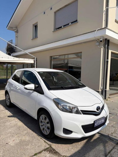 Toyota Yaris 1.0 3 porte Cool (5)