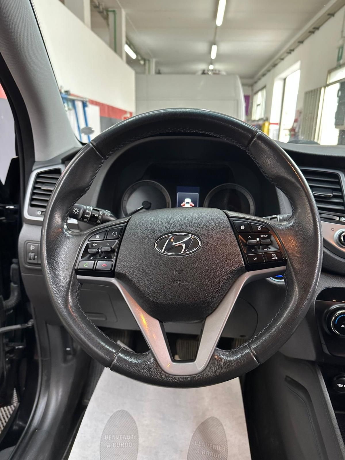 Hyundai Tucson 2.0 CRDi 4WD XPossible (13)