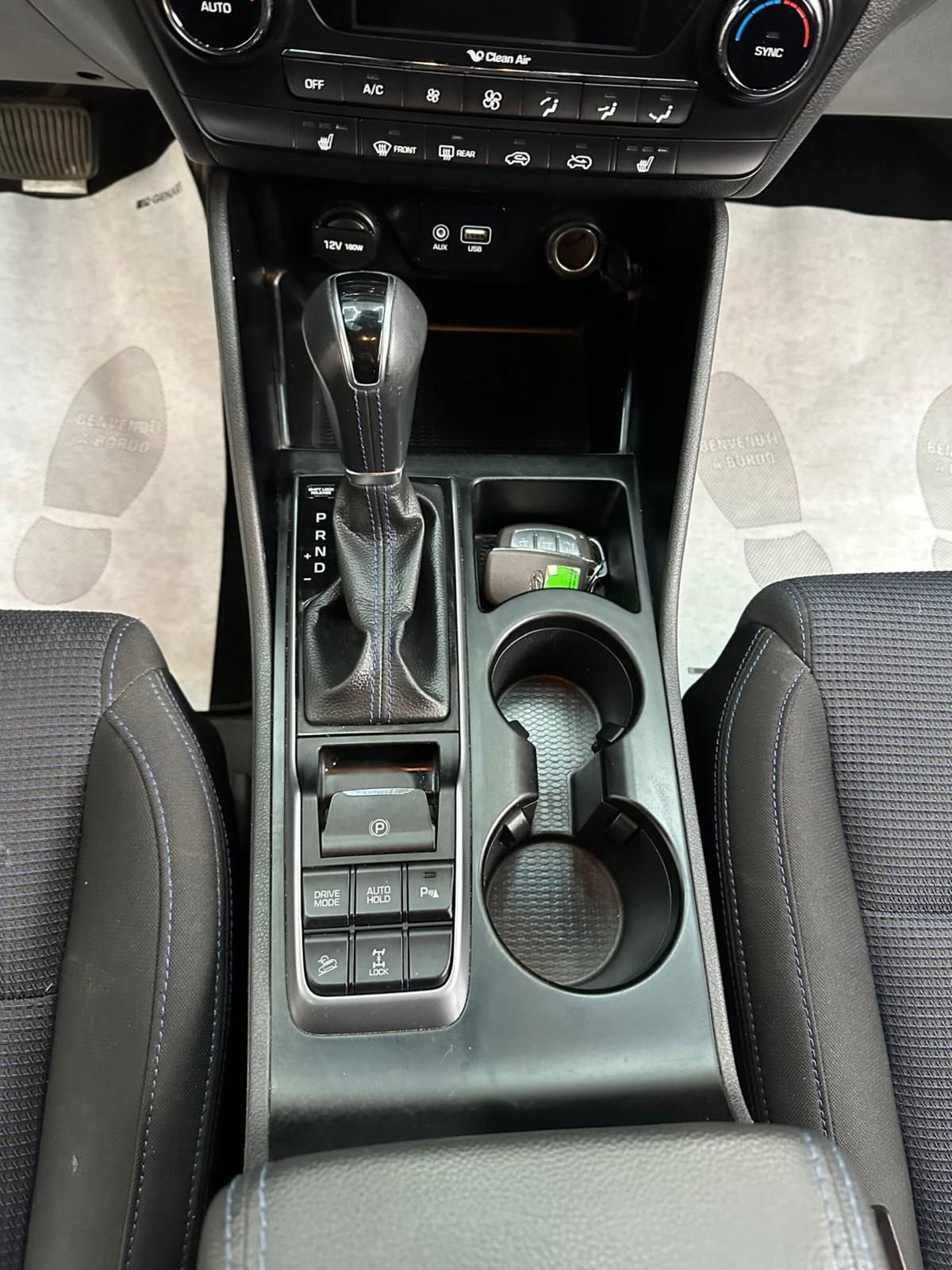 Hyundai Tucson 2.0 CRDi 4WD XPossible (14)