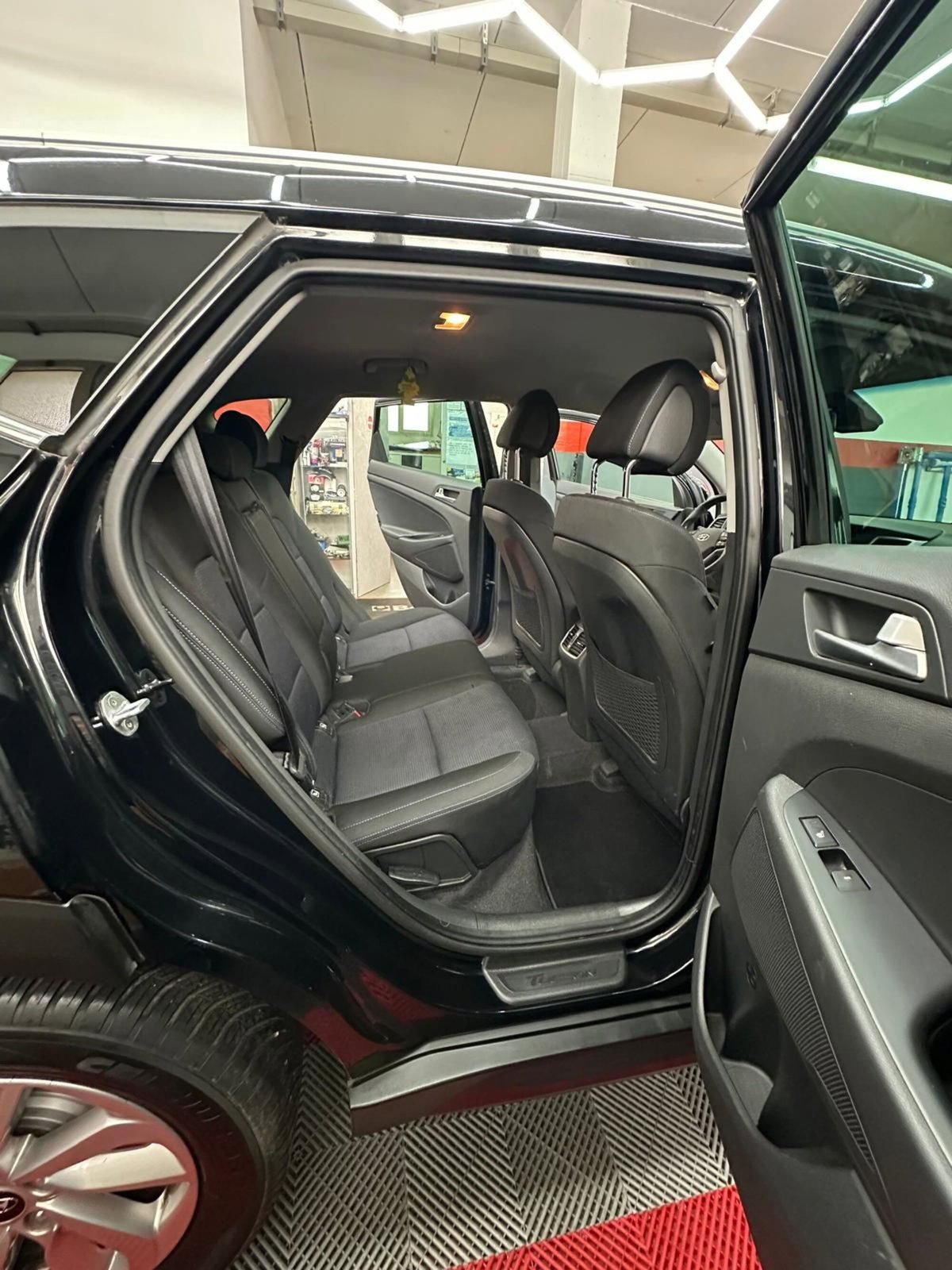 Hyundai Tucson 2.0 CRDi 4WD XPossible (9)