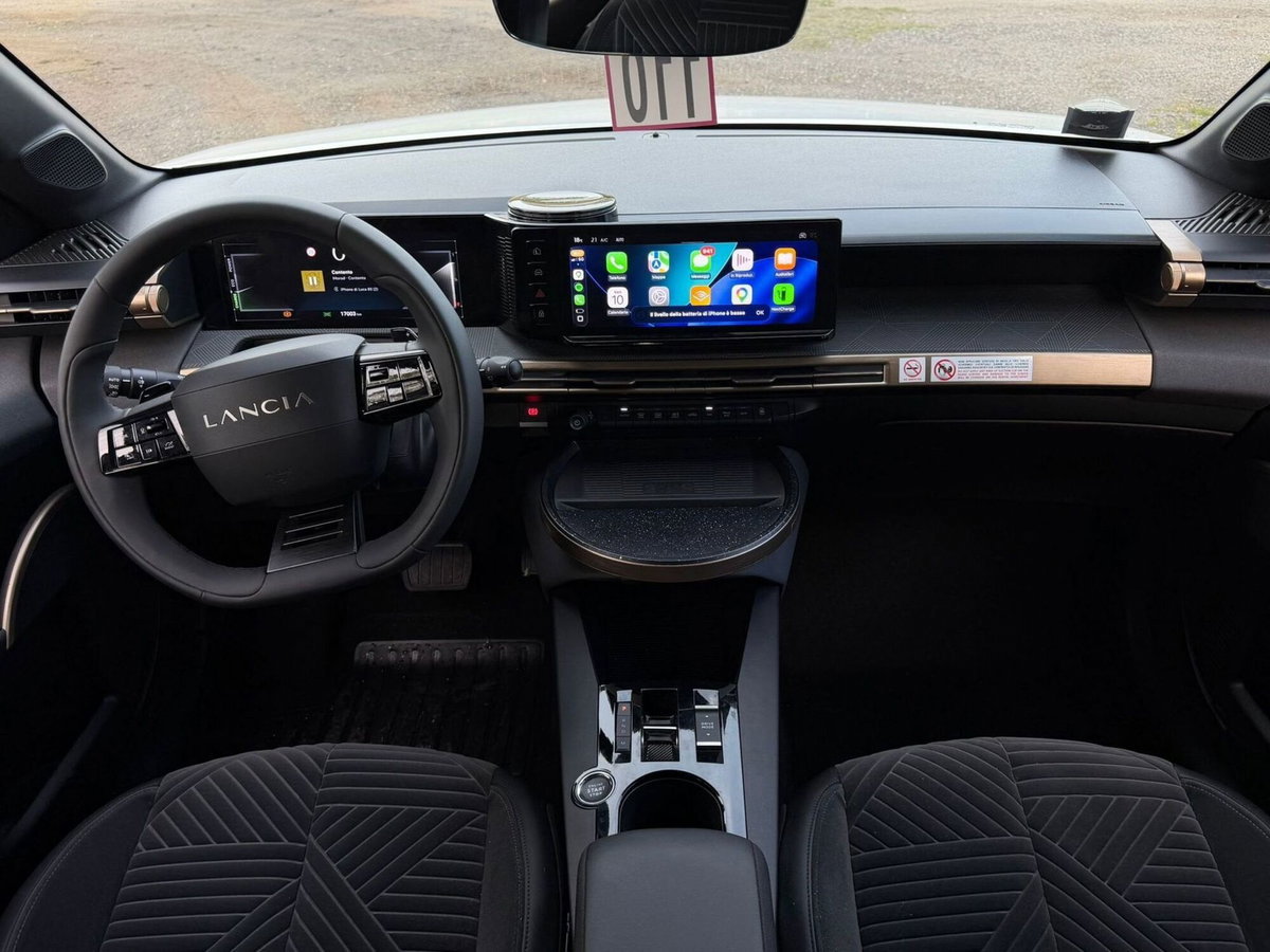 Lancia Ypsilon 1.2 mhev LX 110cv e-dct (10)