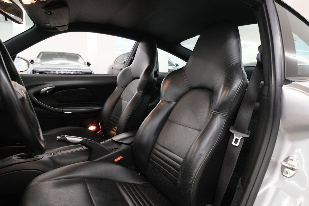 Porsche 911 Coupé GT3 cat (10)