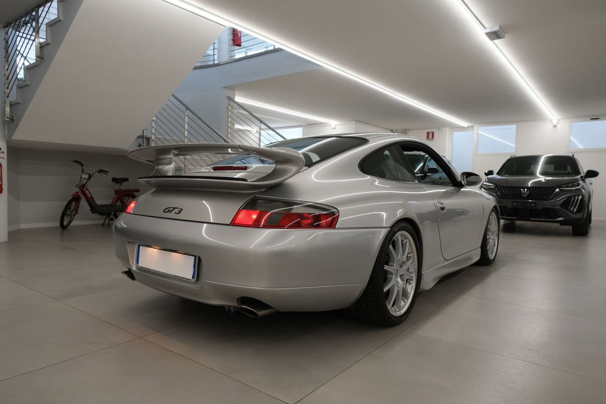 Porsche 911 Coupé GT3 cat (4)