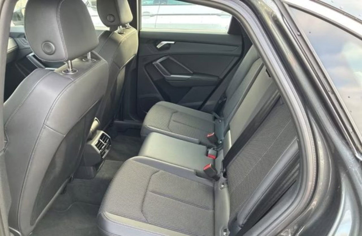 Audi Q3 Sportback 35 TDI quattro S tronic S line edition (9)