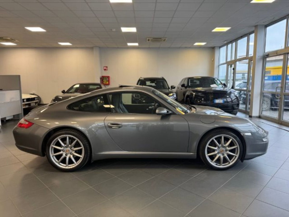 Porsche 911 Coupé Carrera 4 (2)