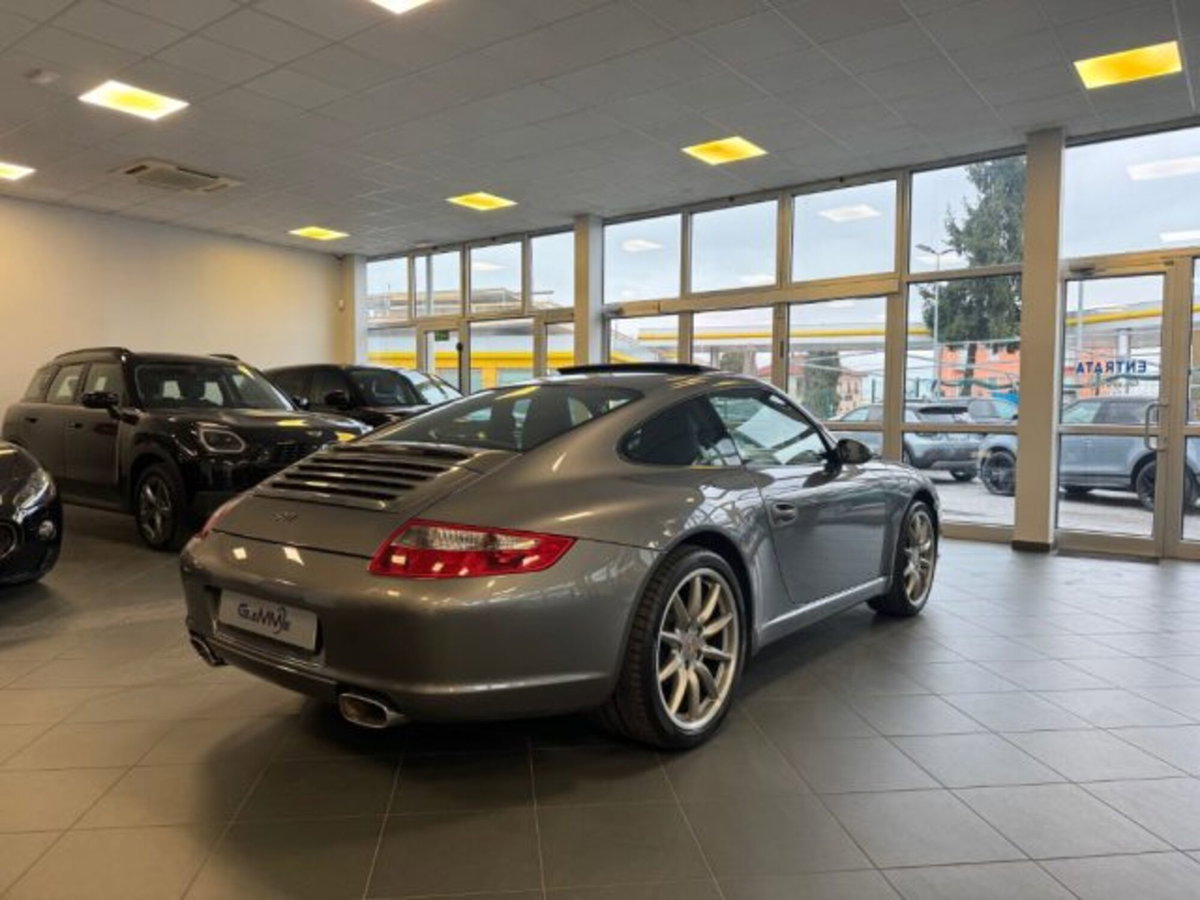 Porsche 911 Coupé Carrera 4 (3)